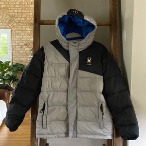 SPYDER GRAY AND BLACK PUFFER JACKET SNOWBOARDING SKI WINTER MEDIUM 10/12